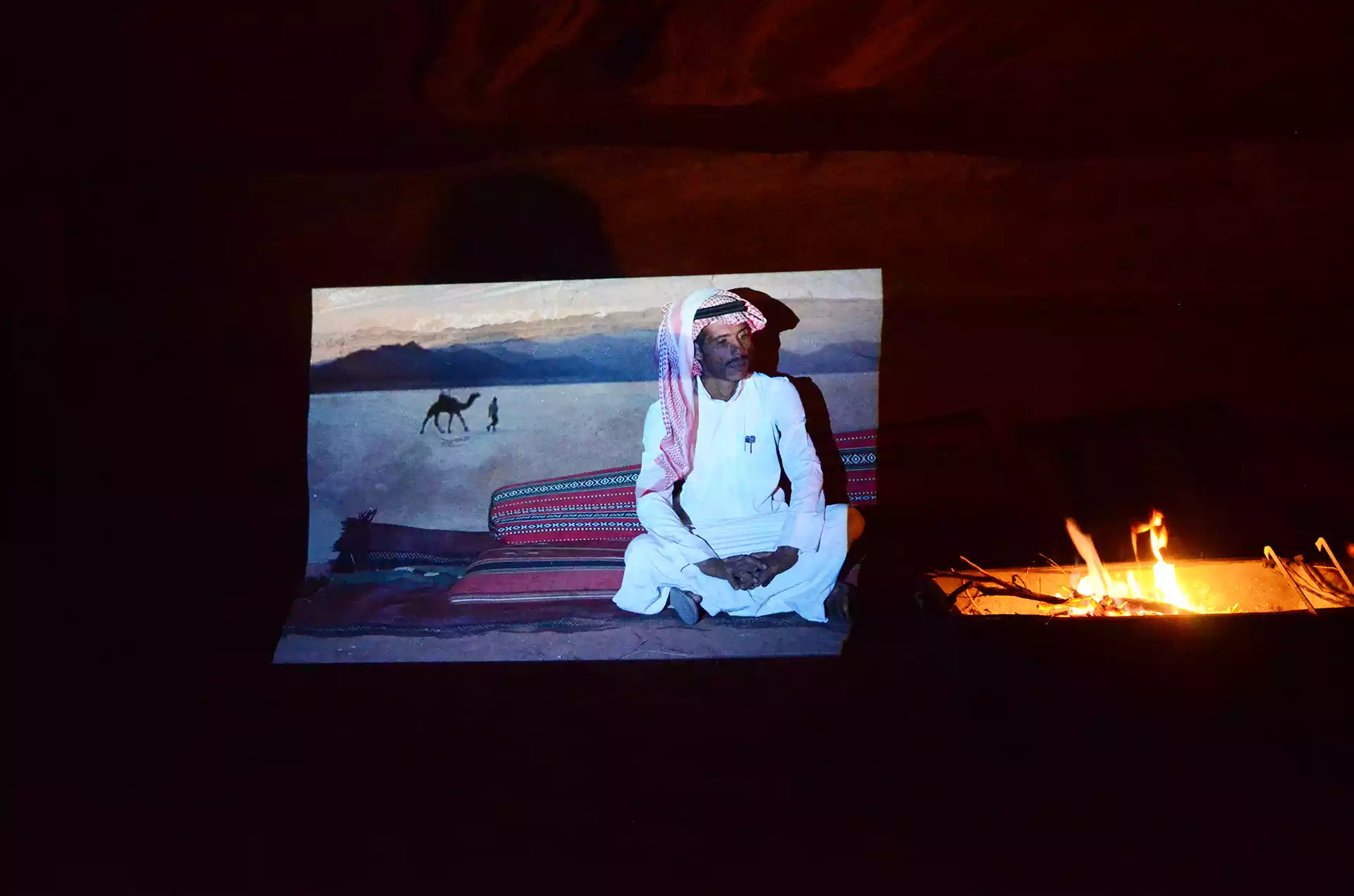 2017_oeuvres_projection_photographie_Jordanie_Petra_Wadi-Rum_camp_portrait_travers_desert_01